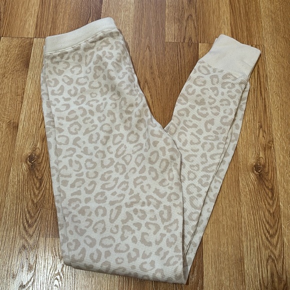 Old Navy Thermal Leopard PJ Pants - Picture 5 of 5
